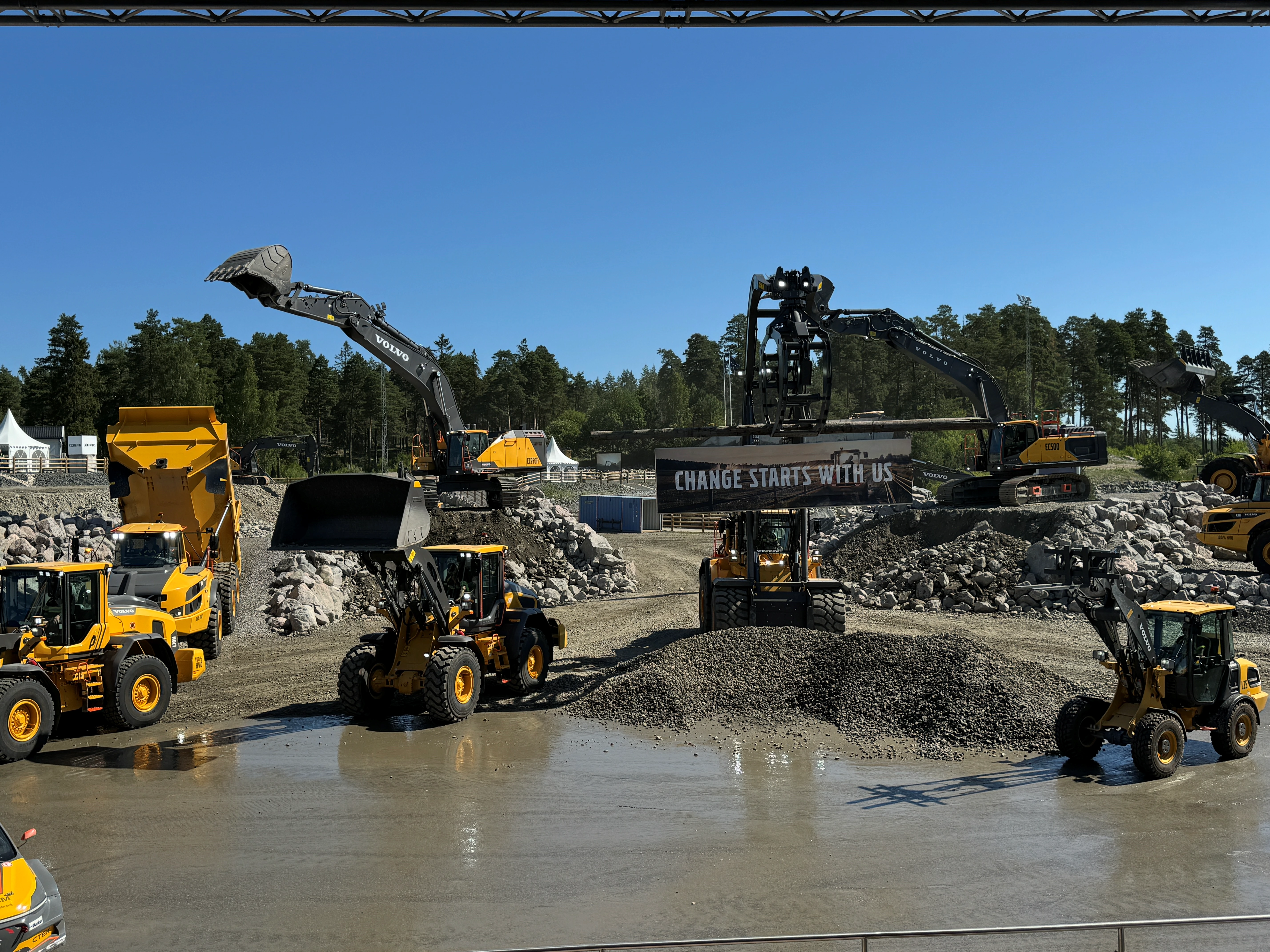 Exploring Industry-Specific Solutions: JCBASE Executives Visit Volvo Construction Equipment Headquarters