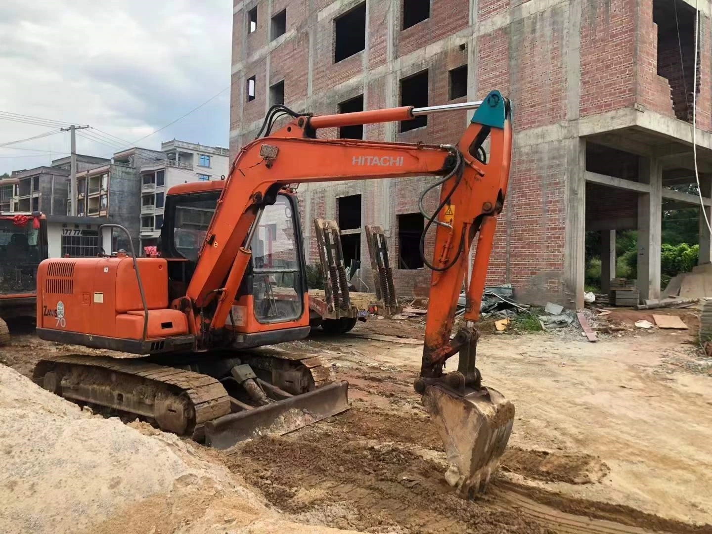 Used Japanese HITACHI ZX70 Excavator on Sale Mini Digging Machine with Core Components Isuzu Engine Bearing & Pump Hitachi Motor