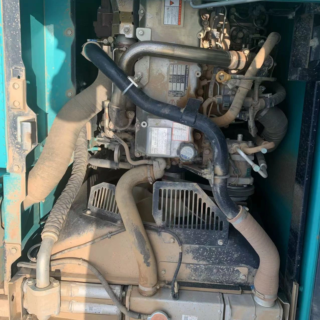 20ton Kobelco SK200 Crawl Excavator Machine Used with Original Design Engine Pump Motor Core Components like Bearing Gearbox