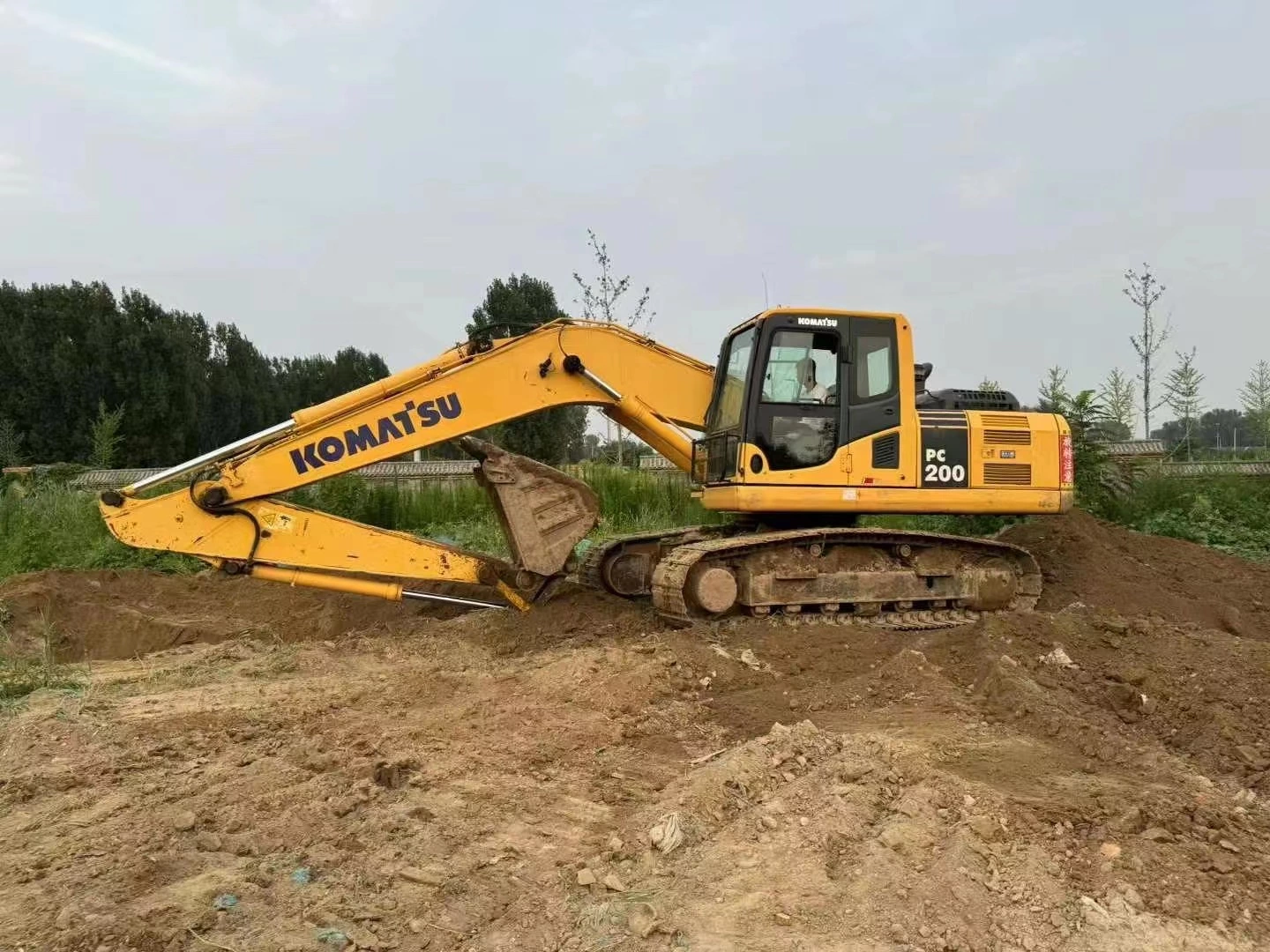 High Quality Japanese Made Komatsu PC200 Excavator 20 Tons Premium Engine Pump Gearbox Core Components Earthmoving Machinery